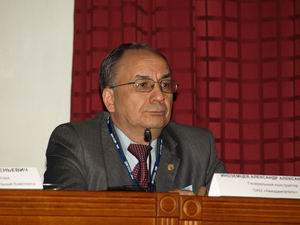 Глава ОАО "Авиадвигатель" Александр Иноземцев сохранит свой пост в компании - AEX.RU