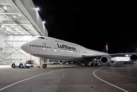     Boeing 747-8  Lufthansa   1  - AEXRU