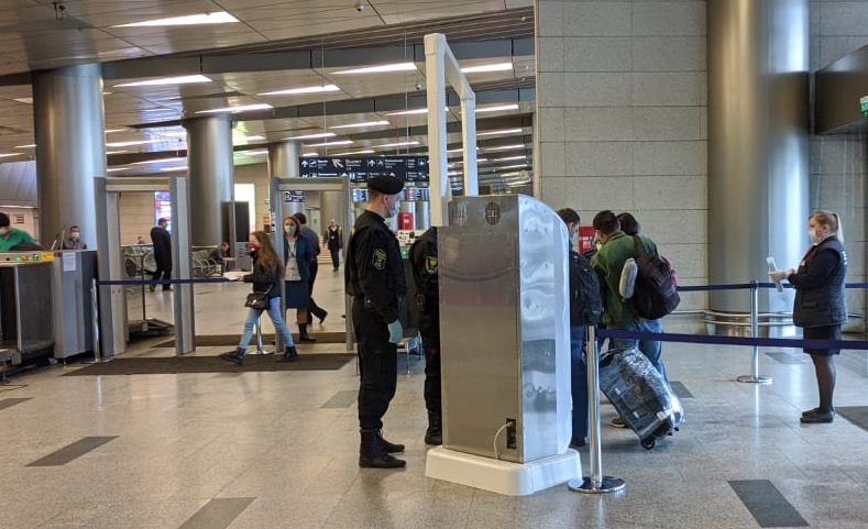 В международном аэропорту