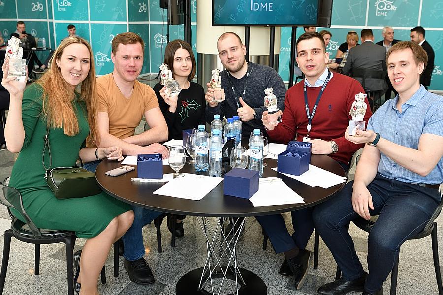 работники аэропорта домодедово. аэропорт домодедово отзывы сотрудников. завод в домодедово. форма сотрудников аэропорта домодедово. секьюрити домодедово аэропорт.