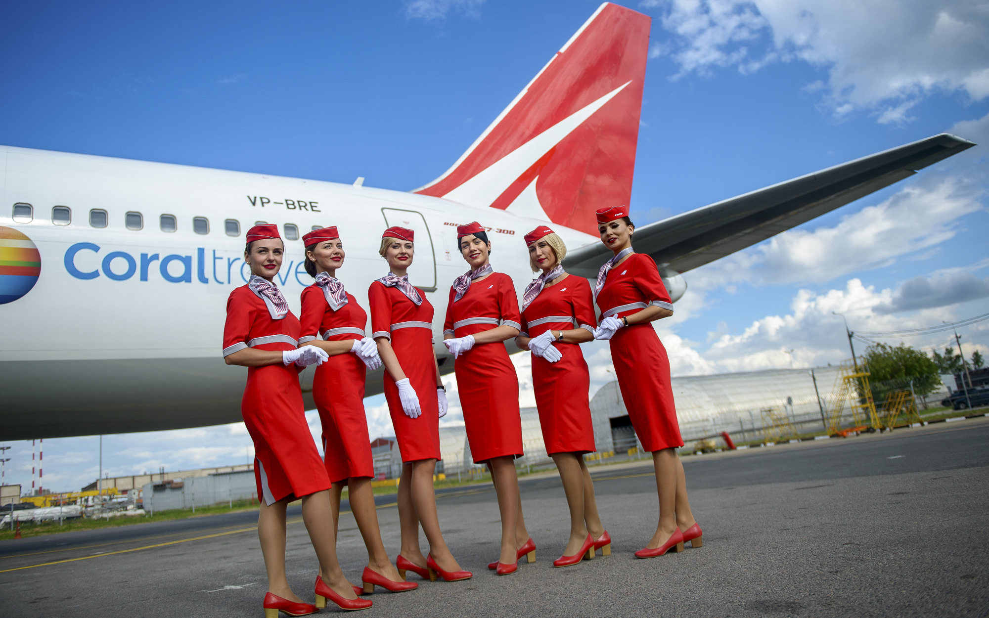 Ladies In Red Royal Flight Presents A New Uniform Russian Aviation Ruaviation Com