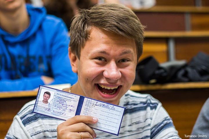 студенты в общежитии. калужский филиал мгту им баумана здание. виды стипендий в техникуме. студенты стипендия. стипендия студентов мгту.